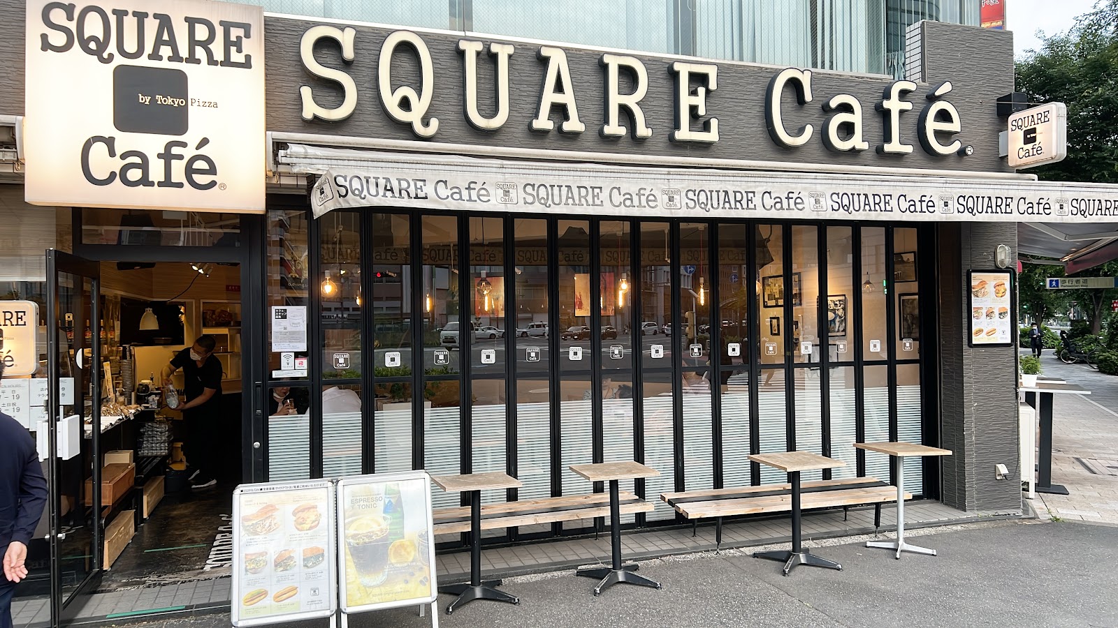 SQUARE Cafe 東日本橋 本店にて
