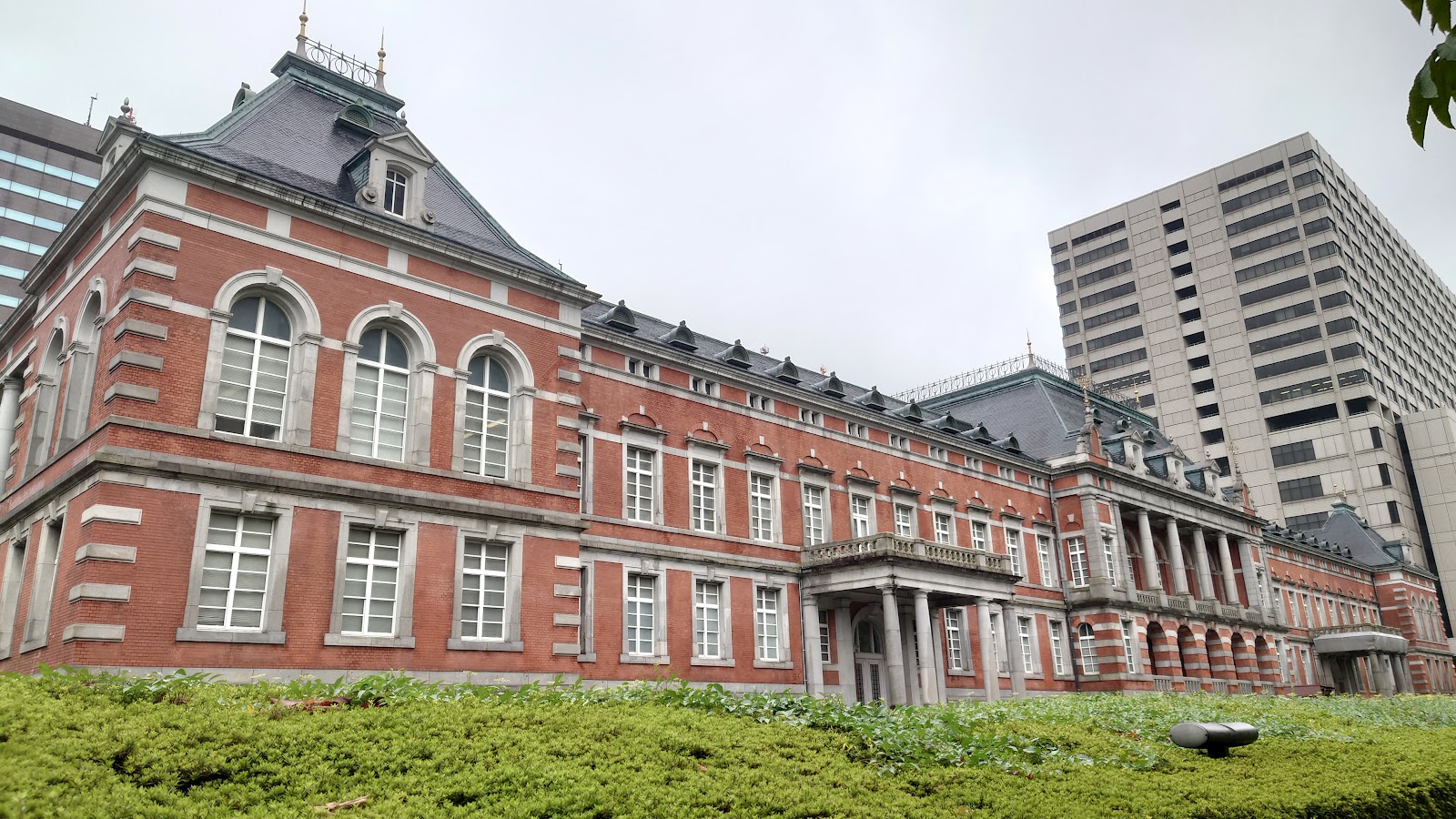 法務図書館の風景