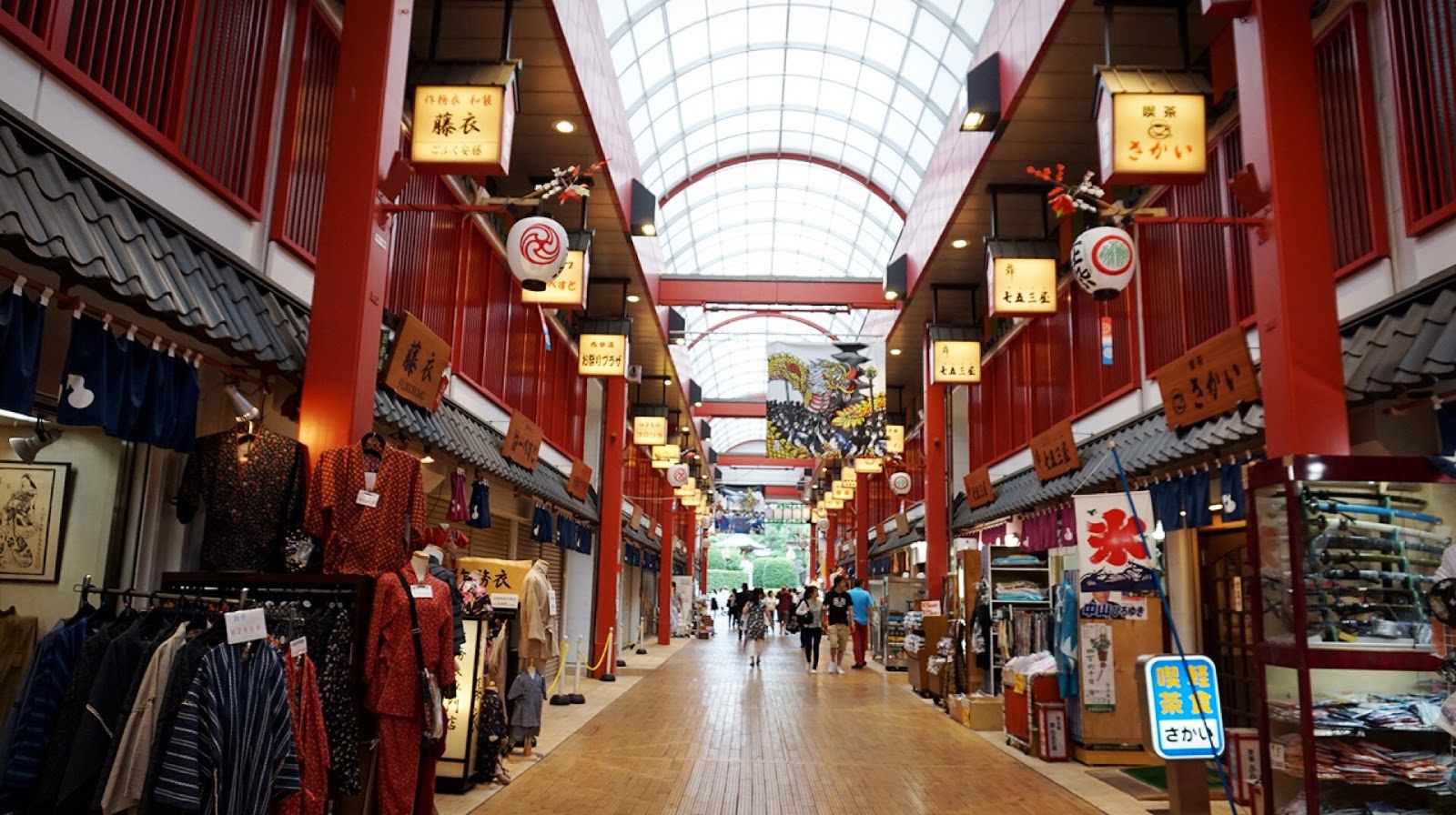 浅草 花月堂 本店にて