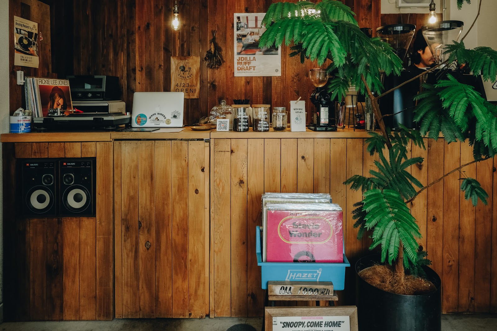 CHILL OUT COFFEE &...RECORDSにて
