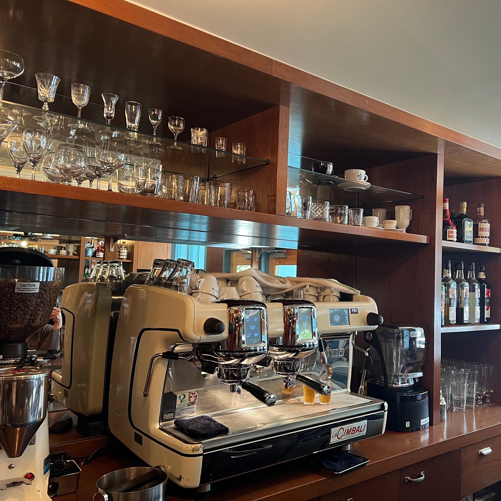 コーヒーカウンター ニシヤの風景