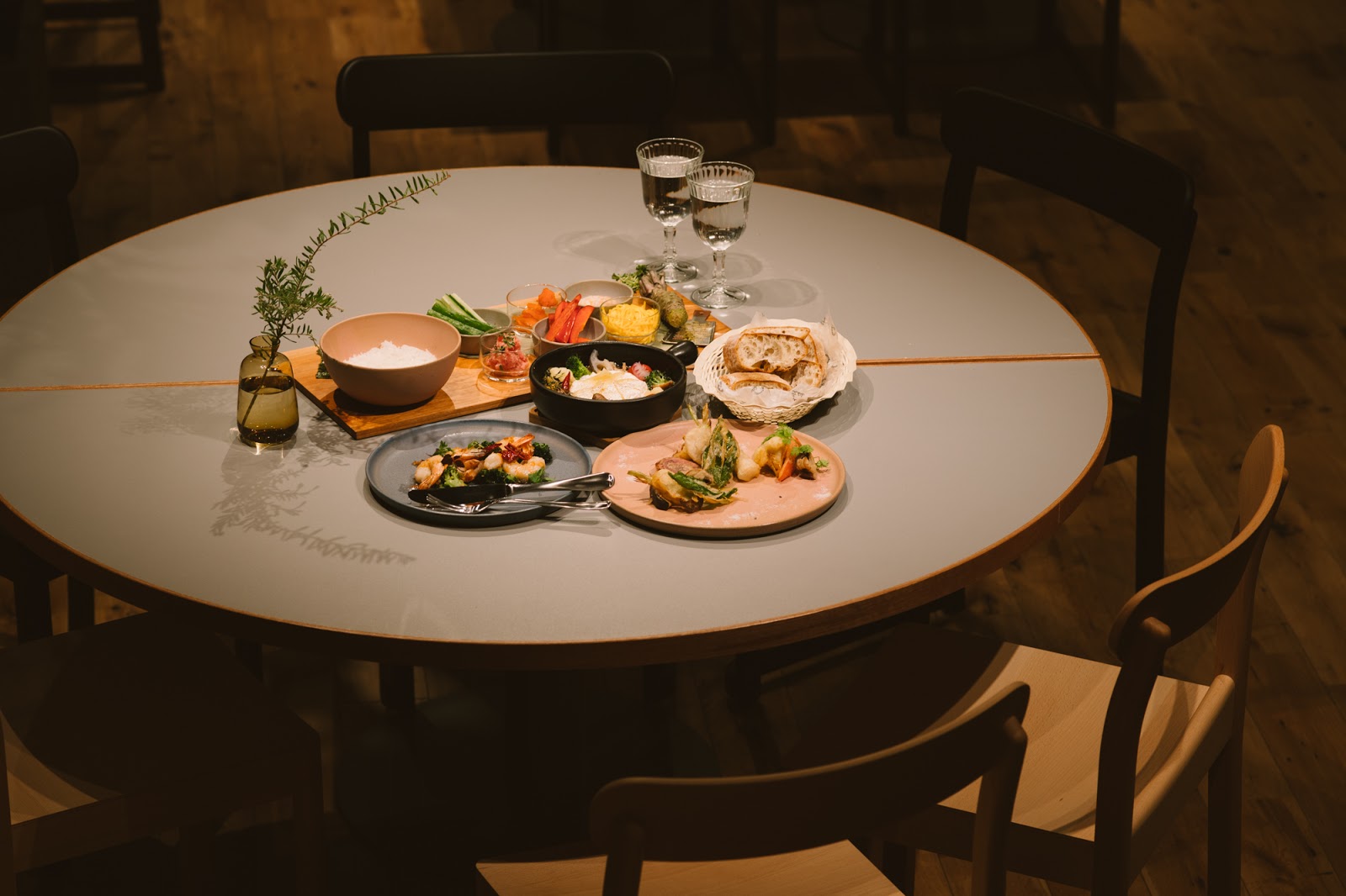 LANDABOUT tableにて