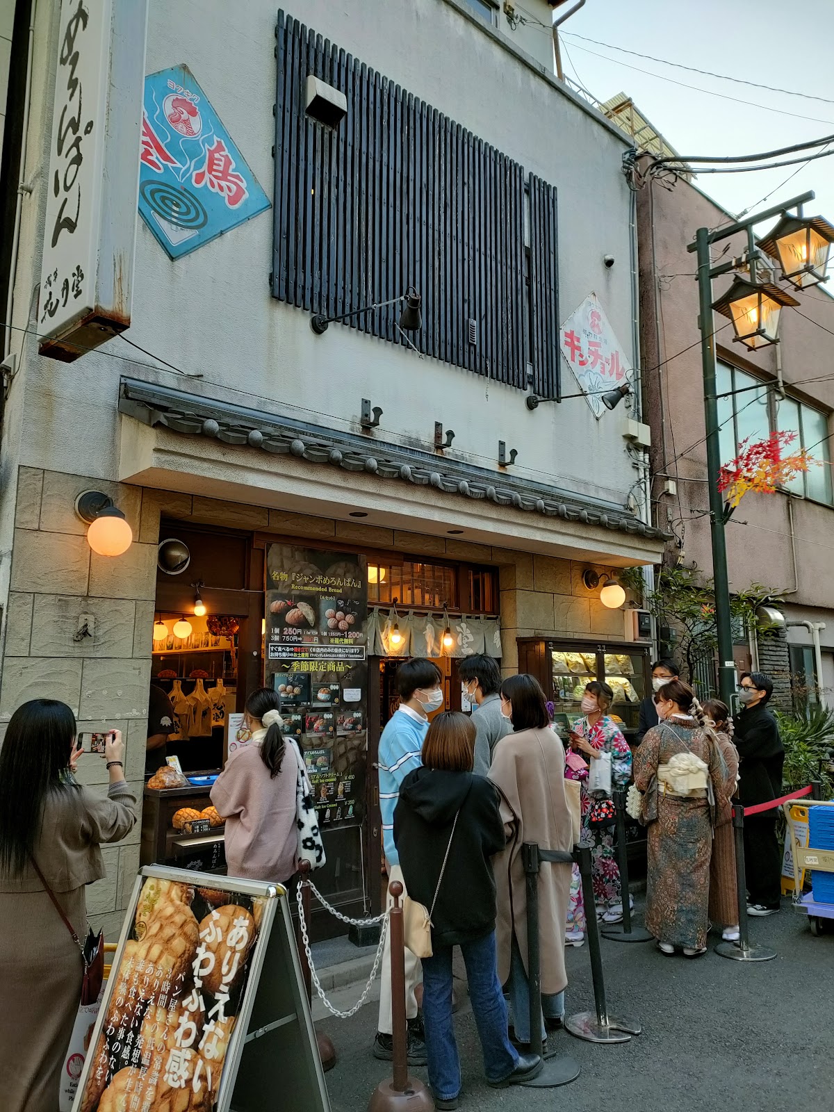 浅草花月堂 雷門店の風景