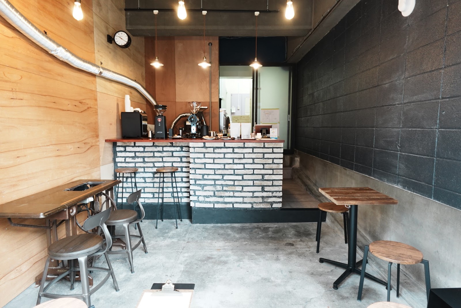 1.414 Coffee Roasteryの風景