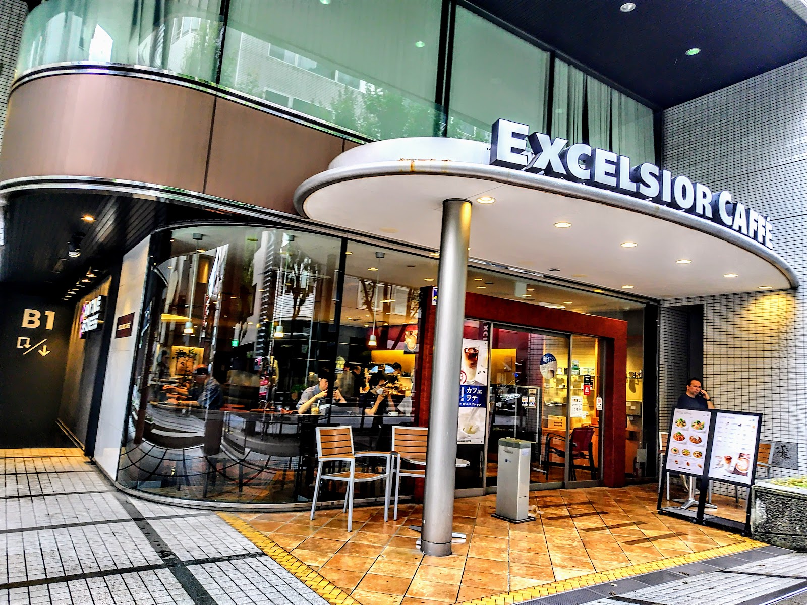 エクセルシオール カフェ お茶の水店の風景