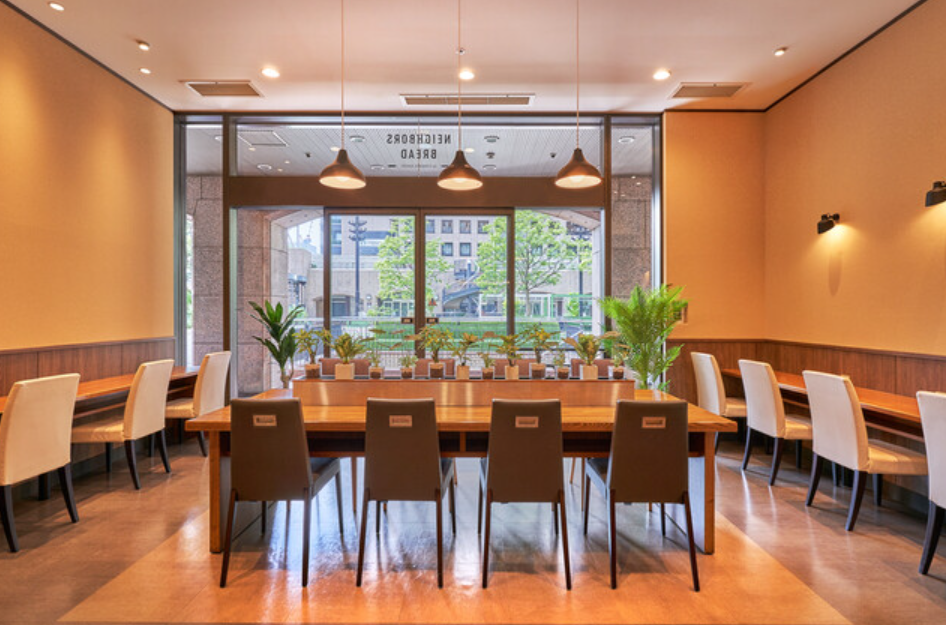 NEIGHBORS BREAD by STANDARD BAKERS - HIBIYAの風景