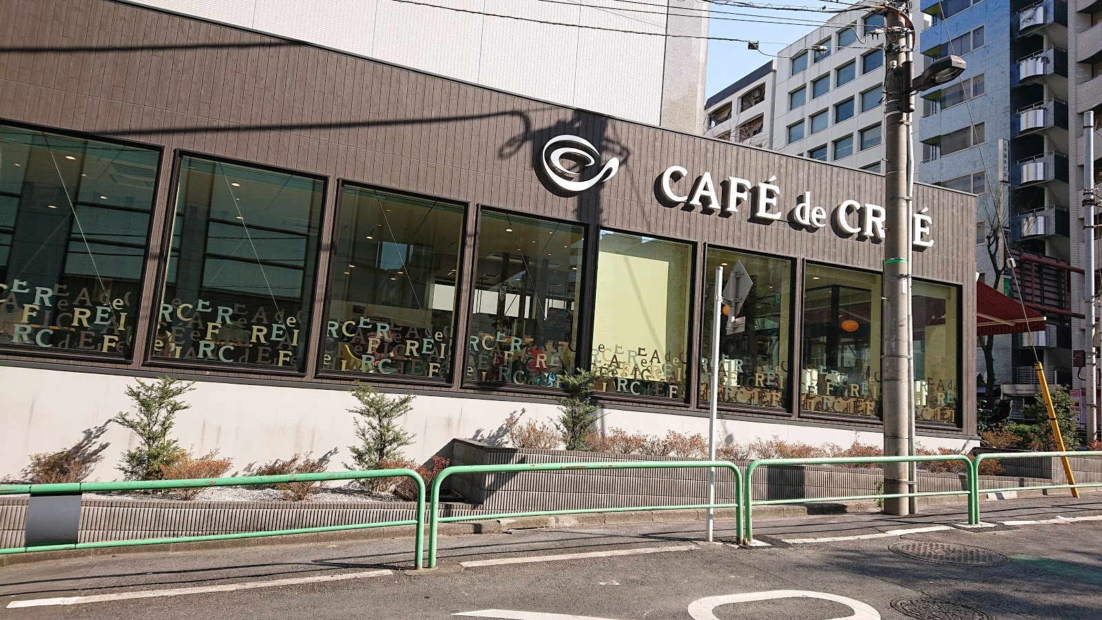 カフェ・ド・クリエ市ヶ谷東店の風景