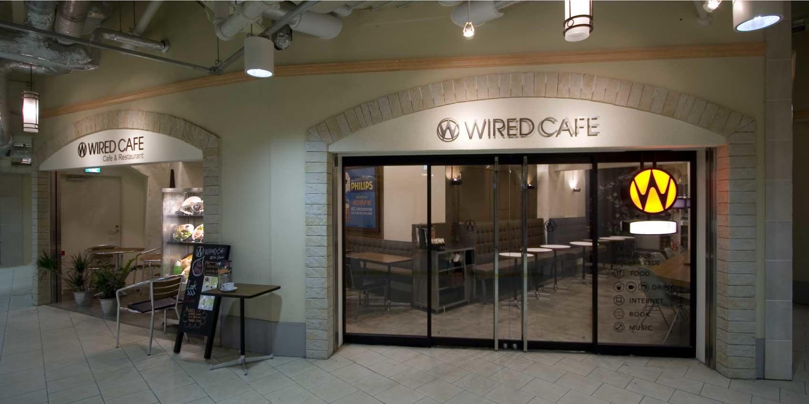 WIRED CAFE アトレ上野店の風景