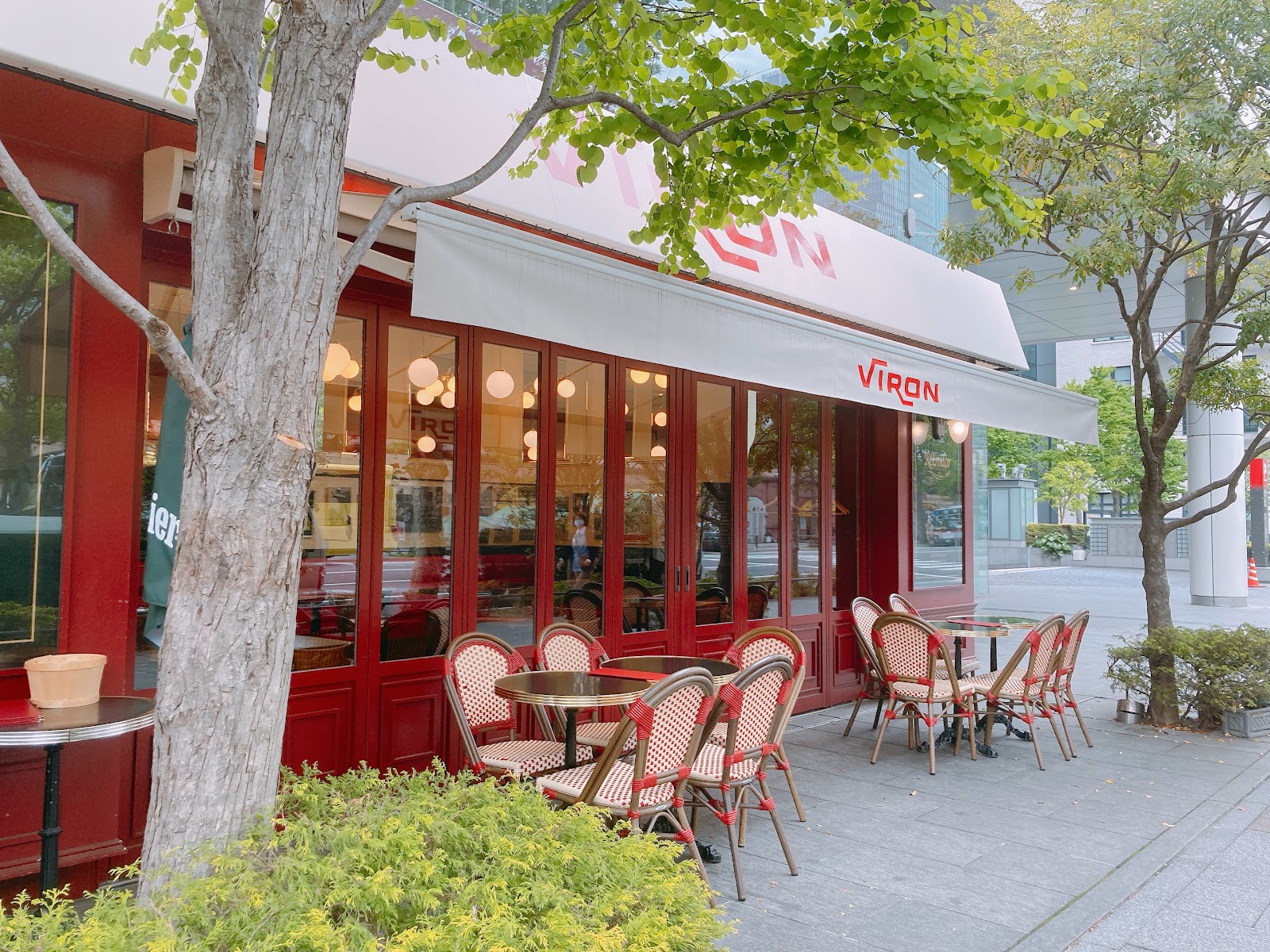 ブラッスリー・ヴィロン 丸の内店にて