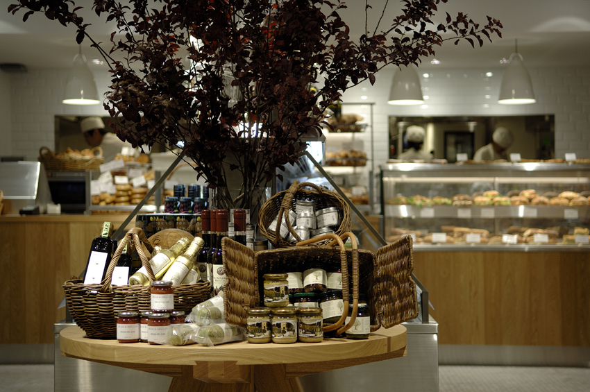 DEAN & DELUCA 八重洲の風景