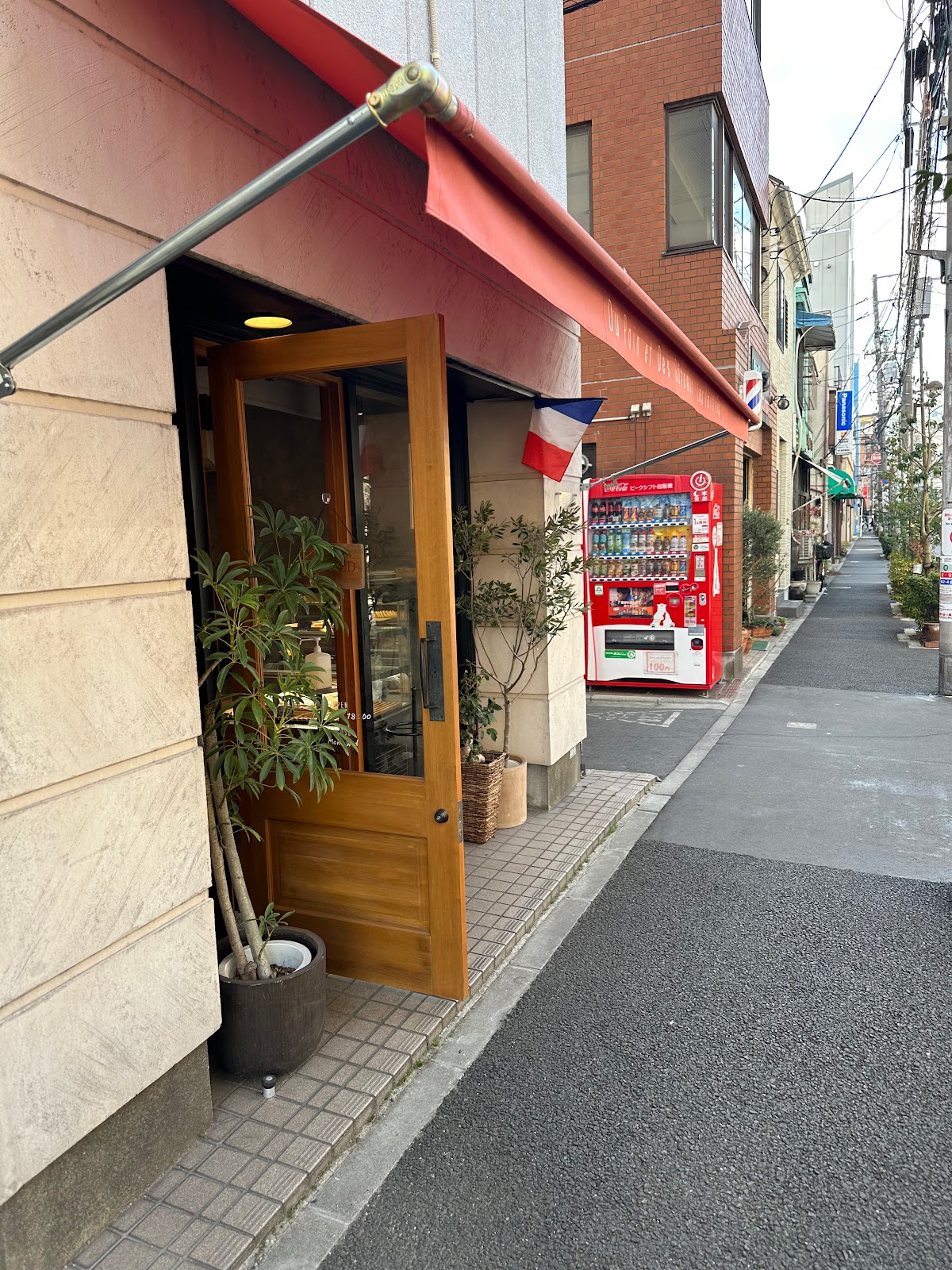 Du Pain et Des Gâteaux Les Initiés レ ジニシエの風景