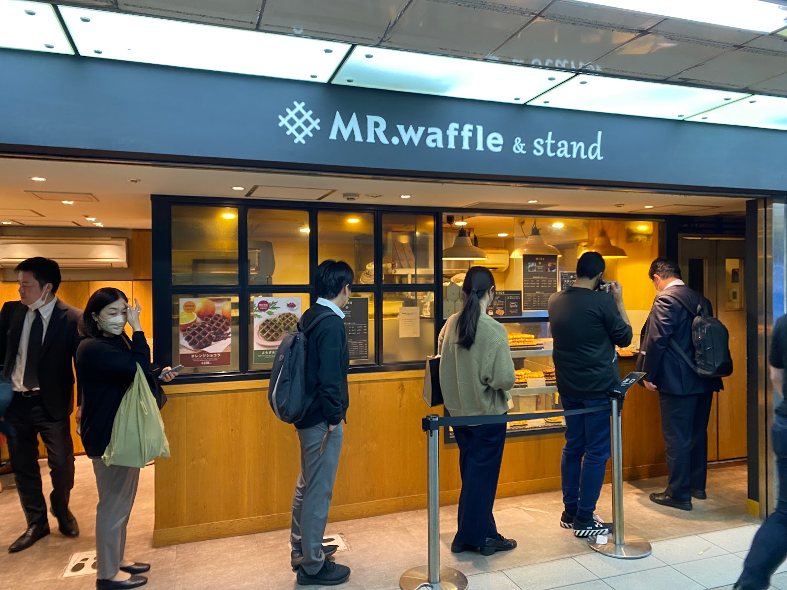 ミスターワッフル＆スタンド 秋葉原メトロピア店にて