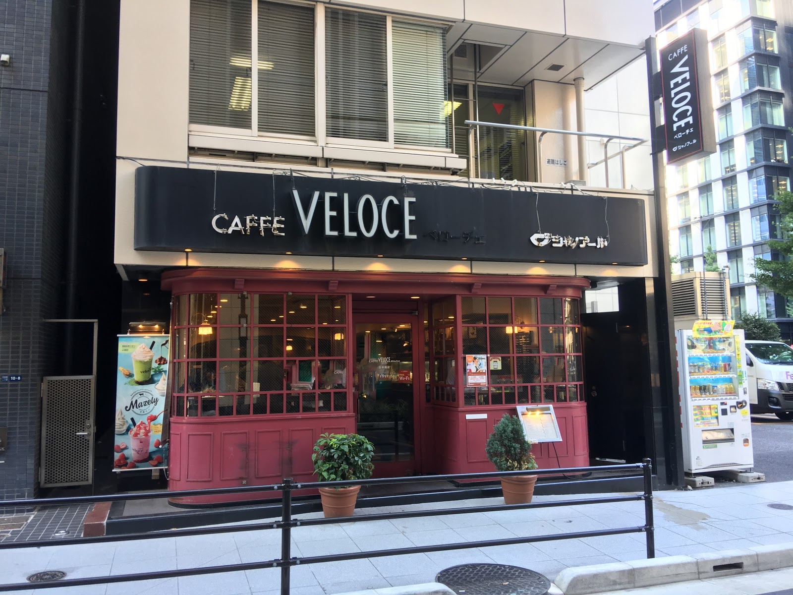 カフェ・ベローチェ日本橋店の風景