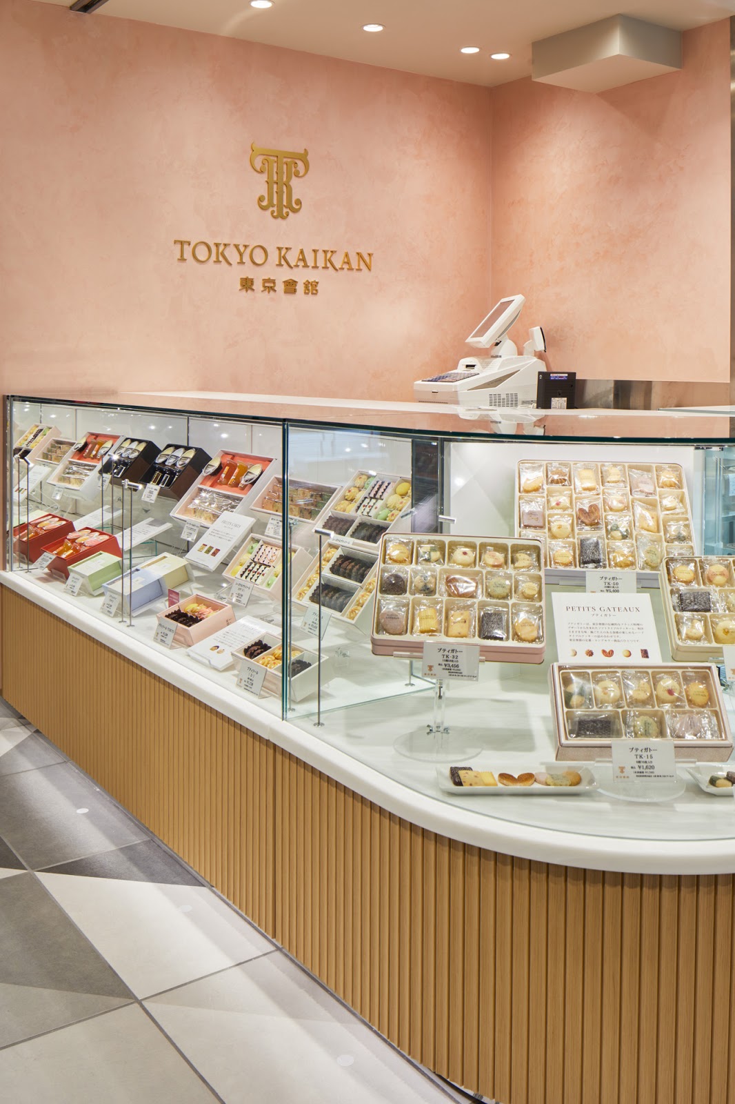 東京會舘 東京ギフトパレット店にて
