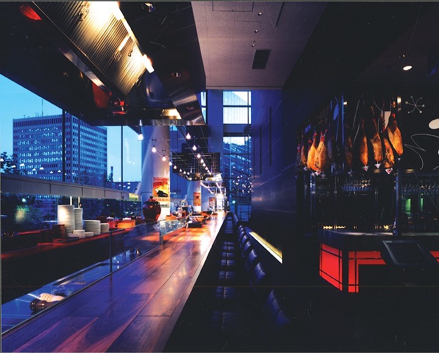 BAR de ESPANA Muy 丸の内店にて
