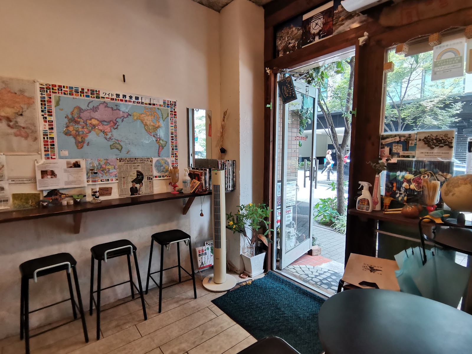 日本橋カフェの風景