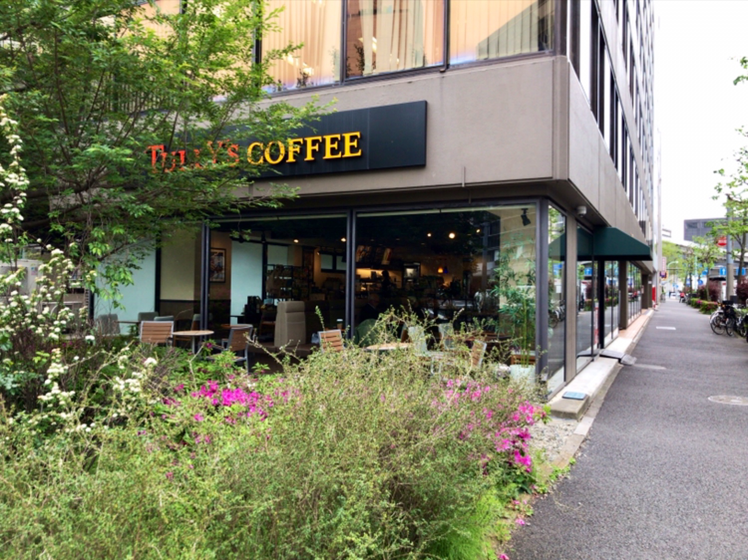 タリーズコーヒー 竹橋店の風景