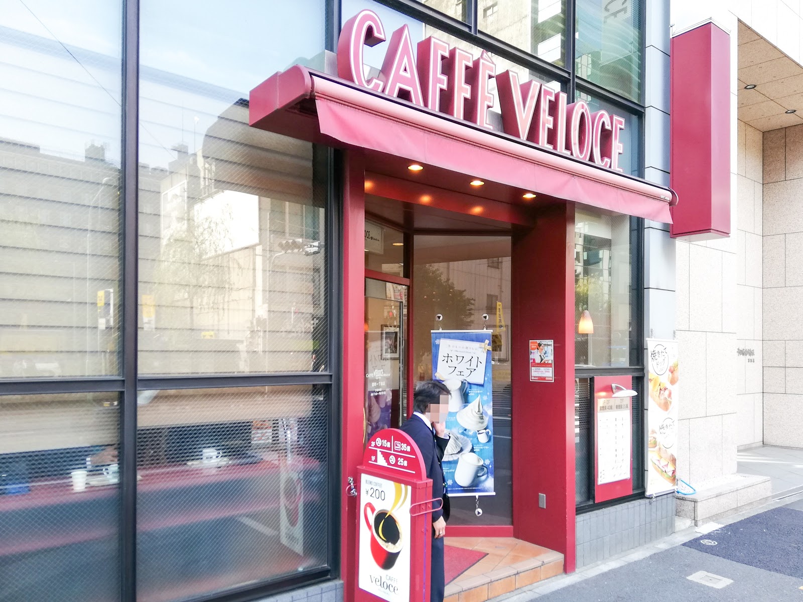 カフェ・ベローチェ 室町一丁目店の風景