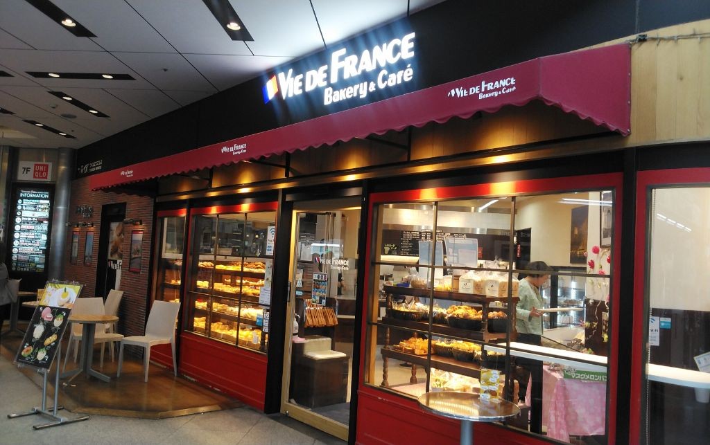 VIE DE FRANCE 秋葉原ベーカリー店にて